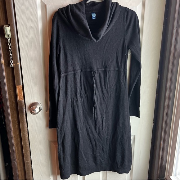 Old Navy Dresses & Skirts - Old Navy Drawstring Waist Maternity Black Dress and Long Sleeve
